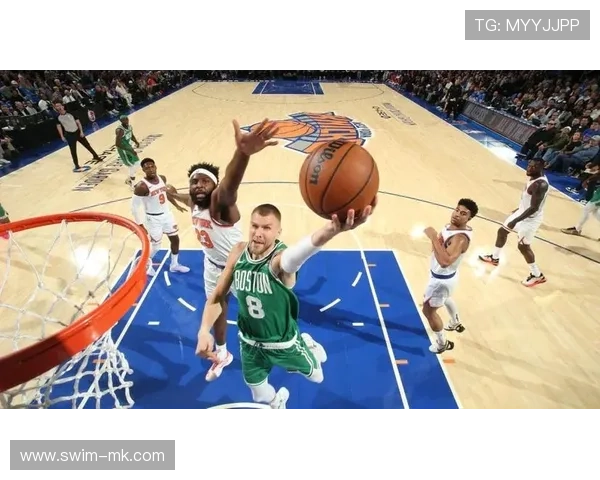 波尔津吉斯季后赛闪耀时刻：关键三分助球队逆转晋级